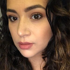 Meet your Posher, Perla